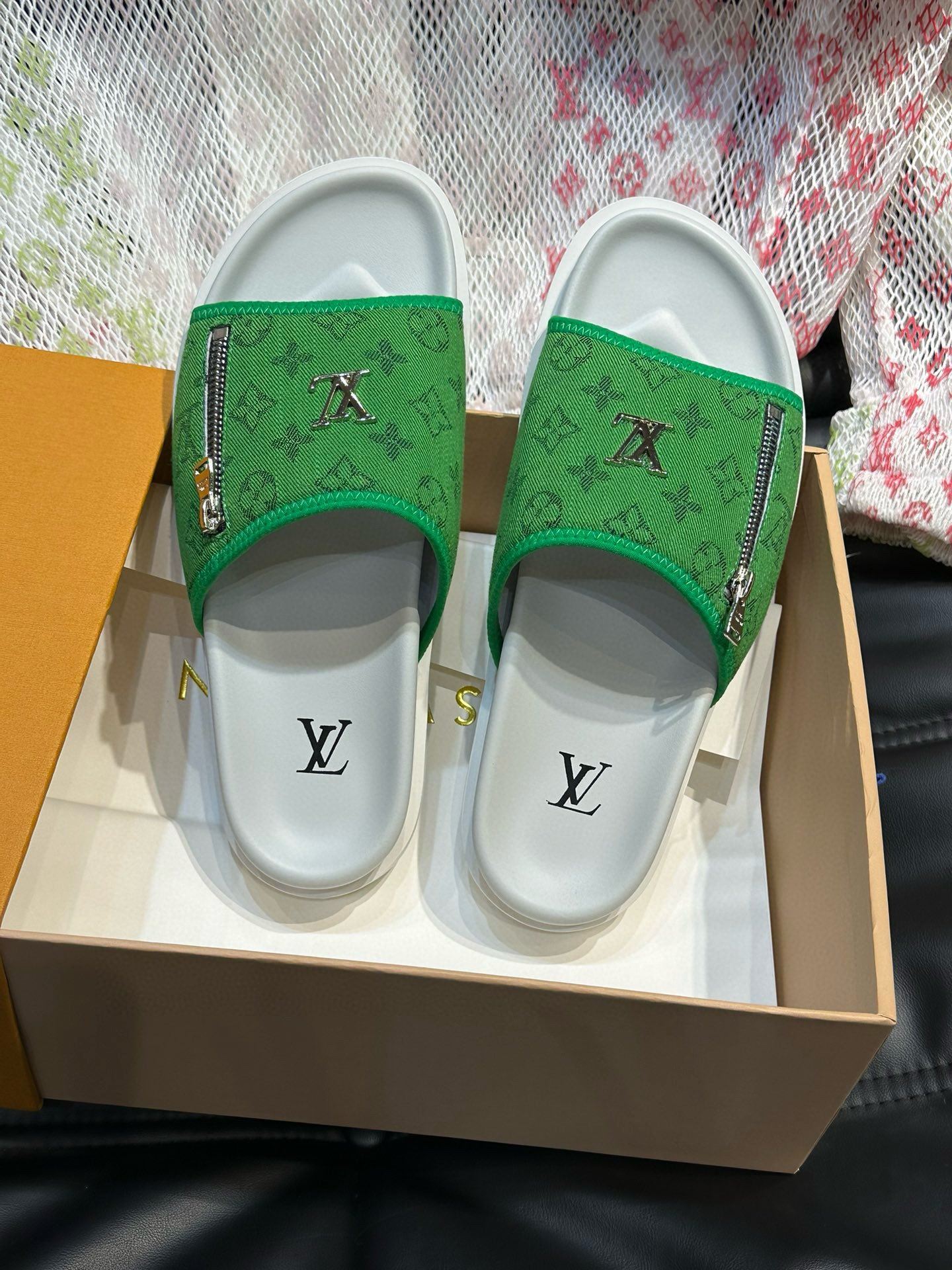 Louis Vuitton Slippers